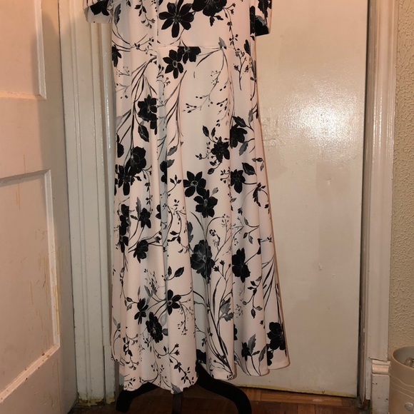 Calvin Klein - Picture 2 of 4